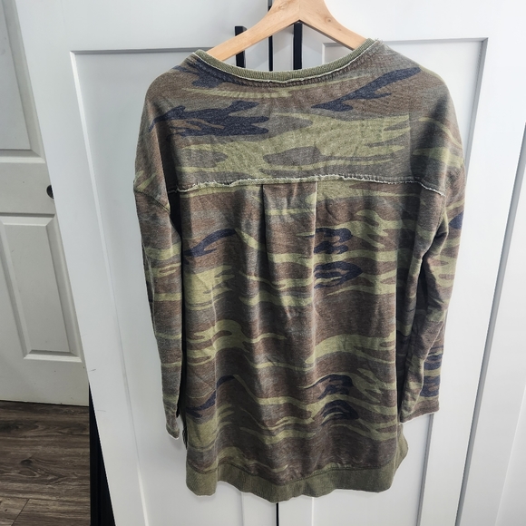 Z Supply Camo Print The Weekender Pullover XS - Picture 5 of 12